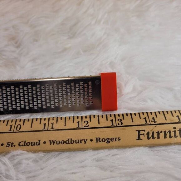 Kuhn Rikon Pop & Grate Blue Blade Grater - Picture 7 of 8